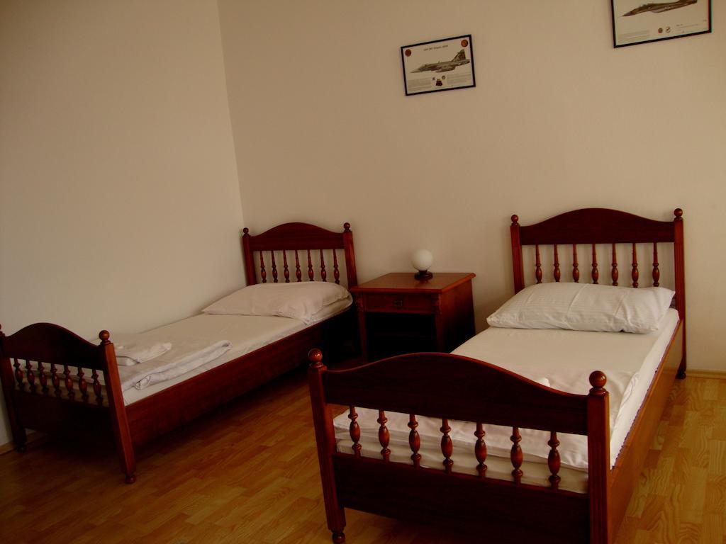 Penzion Aviatik Caslav Exterior photo